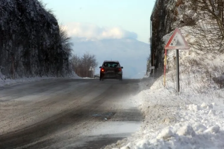 Snijeg na staroj cesti Rijeka-Zagreb.