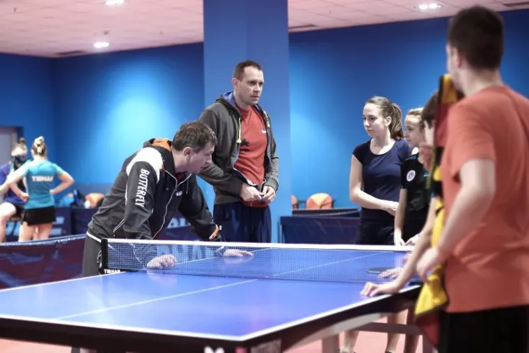 MLADI UČILI OD NAJBOLJIH: Stolnoteniske legende podučavale buduće zvijezde celuloidne loptice