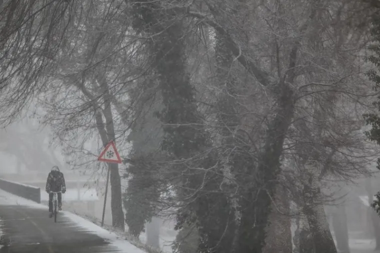 Snježna mećava iznenadila građane Zagreba