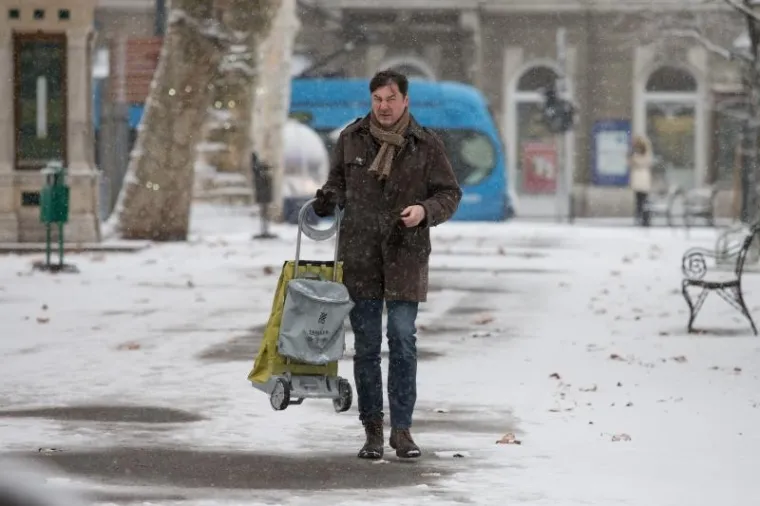 Snježna mećava iznenadila građane Zagreba