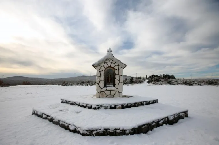 Prvi ovogodi&scaron;nji snijeg zabijelio Hrvatsku, ima ga i u priobalju