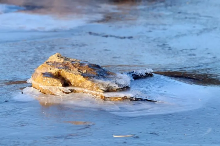 SPEKTAKULARNI PRIZORI KOD TISNOG: Pogledajte kako izgleda zaleđeno more!