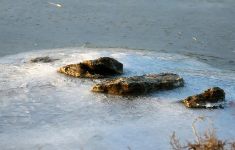 SPEKTAKULARNI PRIZORI KOD TISNOG: Pogledajte kako izgleda zaleđeno more!