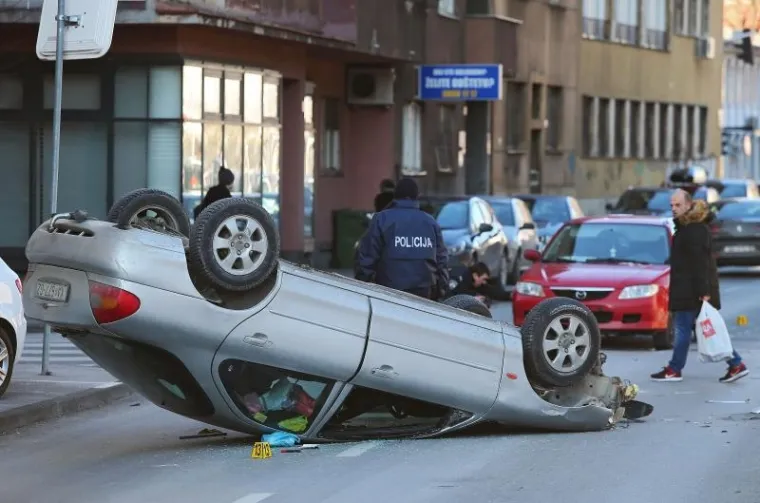 Policija je na mjestu nesreće obavila očevid.