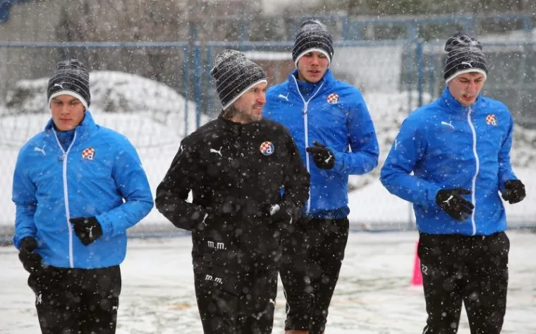 SNJEŽNE RADOSTI U MAKSIMIRU: 'Zabundani' dinamovci krenuli u avanturu zvanu 'lov na Rijeku'