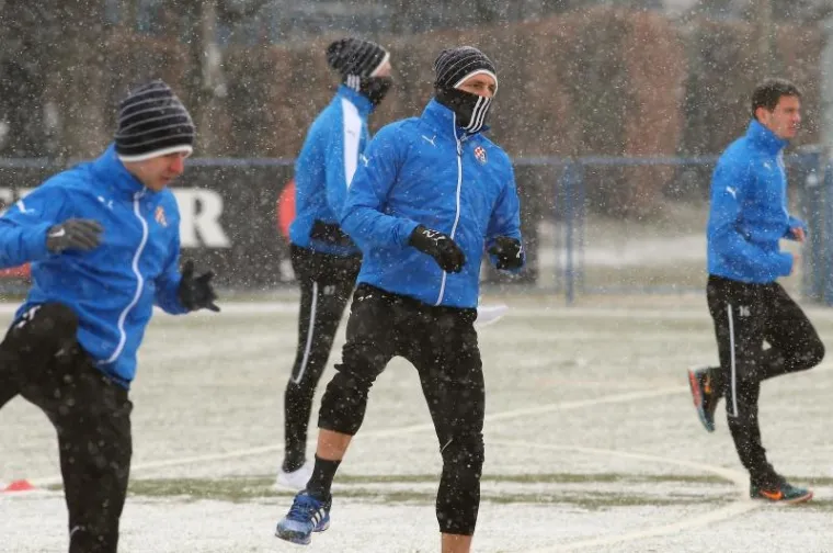 SNJEŽNE RADOSTI U MAKSIMIRU: 'Zabundani' dinamovci krenuli u avanturu zvanu 'lov na Rijeku'