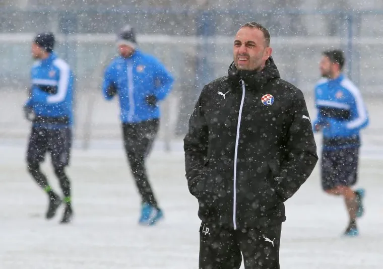 SNJEŽNE RADOSTI U MAKSIMIRU: 'Zabundani' dinamovci krenuli u avanturu zvanu 'lov na Rijeku'