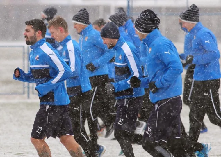 SNJEŽNE RADOSTI U MAKSIMIRU: 'Zabundani' dinamovci krenuli u avanturu zvanu 'lov na Rijeku'