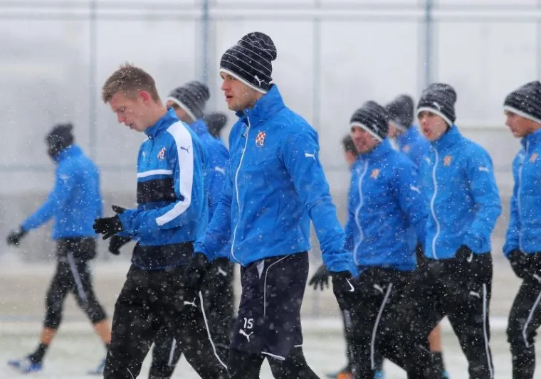 SNJEŽNE RADOSTI U MAKSIMIRU: 'Zabundani' dinamovci krenuli u avanturu zvanu 'lov na Rijeku'