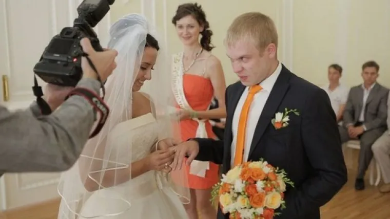 RUSI NITI NA DAN VJENČANJA NE BJEŽE OD BIZARNOSTI: Njihova ludost nikada ne spava