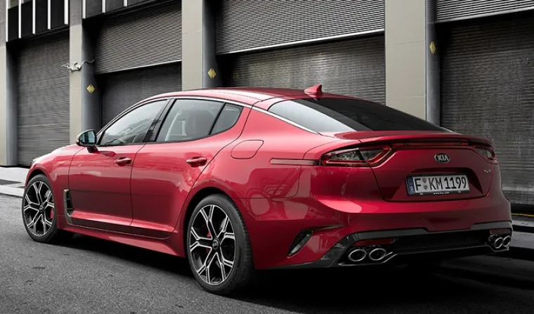 STIGLA KIA STINGER GT: Najsportskiji model južnokorejskog proizvođača traži svoje mjesto u visokom dru&scaron;tvu