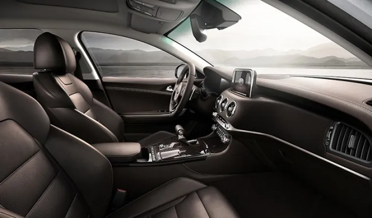 STIGLA KIA STINGER GT: Najsportskiji model južnokorejskog proizvođača traži svoje mjesto u visokom dru&scaron;tvu