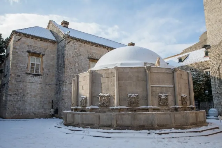 BIJELI DUBROVNIK: Poznati sredozemni biser prekriven snijegom