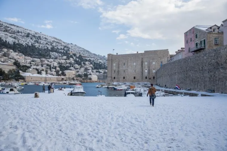 BIJELI DUBROVNIK: Poznati sredozemni biser prekriven snijegom
