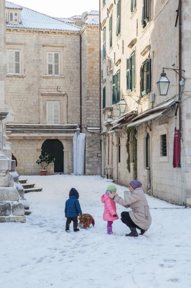 BIJELI DUBROVNIK: Poznati sredozemni biser prekriven snijegom