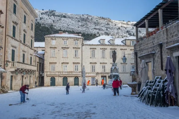 BIJELI DUBROVNIK: Poznati sredozemni biser prekriven snijegom