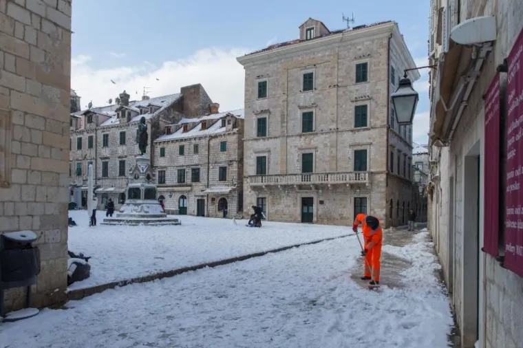 BIJELI DUBROVNIK: Poznati sredozemni biser prekriven snijegom