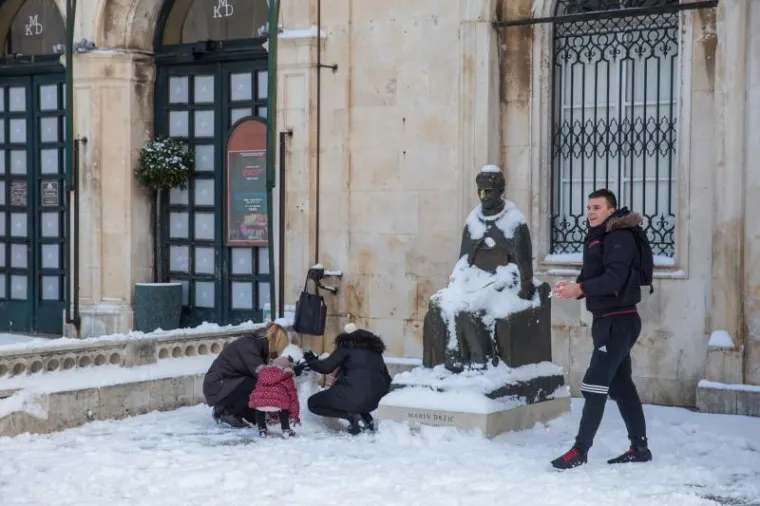 BIJELI DUBROVNIK: Poznati sredozemni biser prekriven snijegom