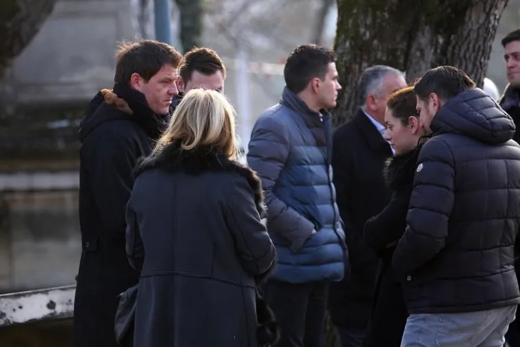 U NAJTEŽIM TRENUCIMA IPAK UZ NJU: Mario Mamić do&scaron;ao je na sprovod majke svoje biv&scaron;e supruge Monike Kravić