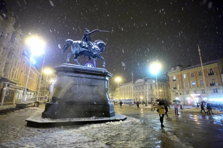Trg bana Jelačića u Zagrebu.