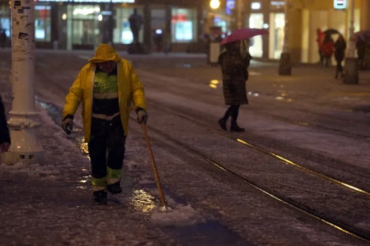 Na ulicama svih 259 ekipa zagrebačke Zimske službe
