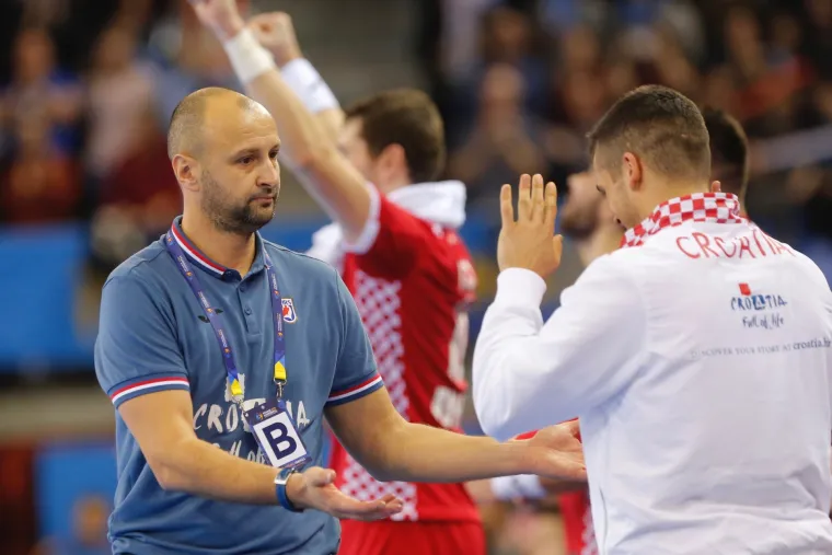 Kauboji položili težak ispit u Rouenu: Hrvatska pomela Mađare u nastavku i osigurala važna dva boda!