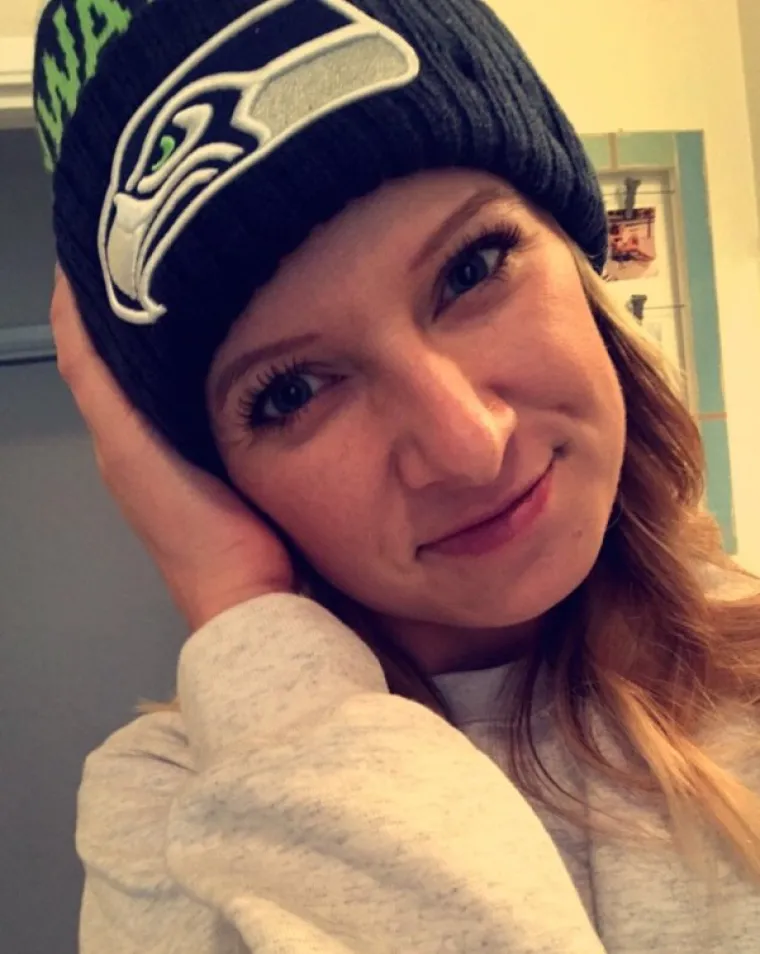 PRIZNAJTE, I VAMA BJEŽI OKO: Htjele su se pohvaliti slatkim jamicama na obrazu, ali svi gledaju ne&scaron;to drugo