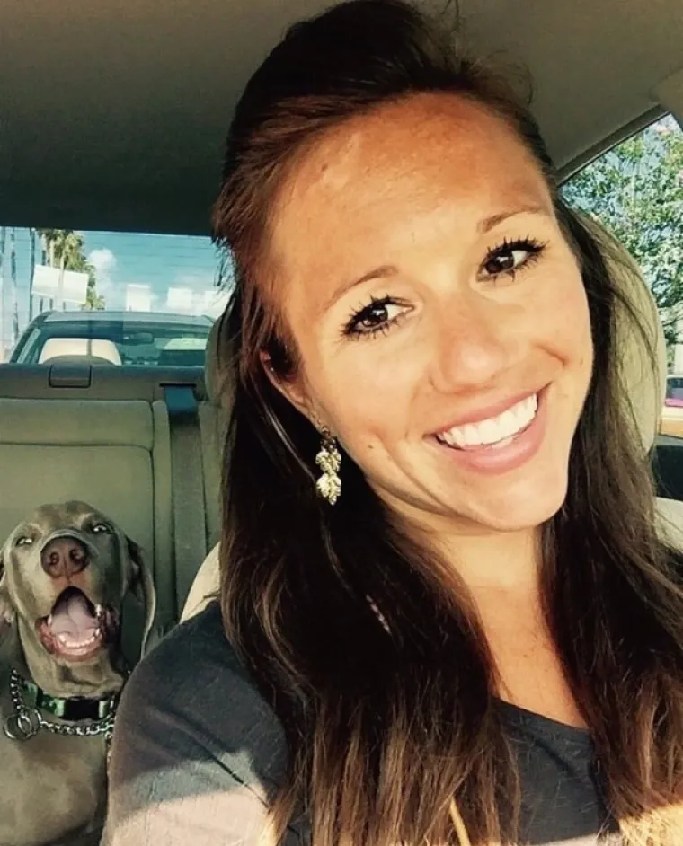 PRIZNAJTE, I VAMA BJEŽI OKO: Htjele su se pohvaliti slatkim jamicama na obrazu, ali svi gledaju ne&scaron;to drugo