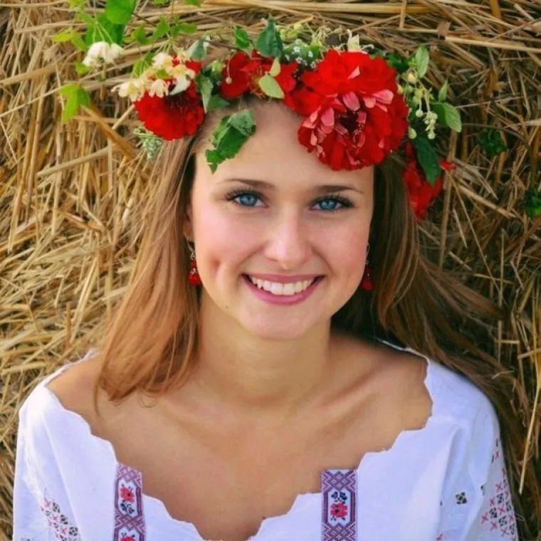 PRIZNAJTE, I VAMA BJEŽI OKO: Htjele su se pohvaliti slatkim jamicama na obrazu, ali svi gledaju ne&scaron;to drugo