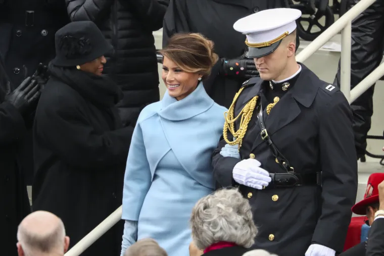 Melania Trump na inauguraciji podsjetila na Jackie Kennedy u plavom