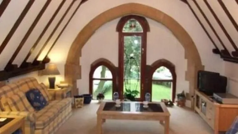 NJIMA BI TREBALO ZAKONOM ZABRANITI UREĐIVANJE: Uzeli stvar u svoje ruke i napravili cirkus od svojih domova