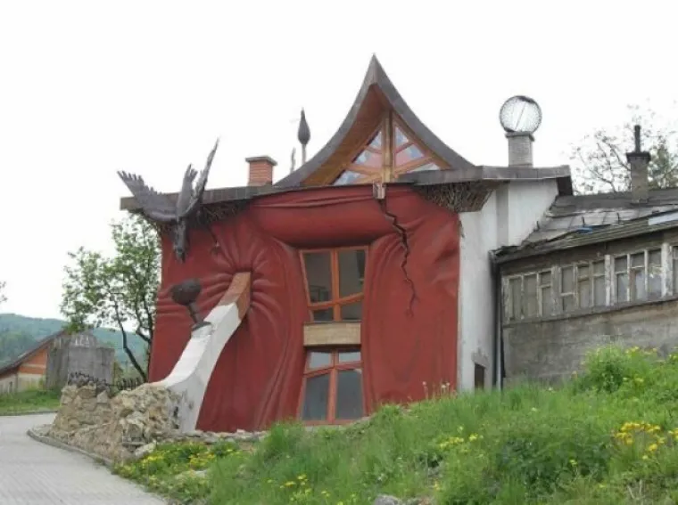 NJIMA BI TREBALO ZAKONOM ZABRANITI UREĐIVANJE: Uzeli stvar u svoje ruke i napravili cirkus od svojih domova