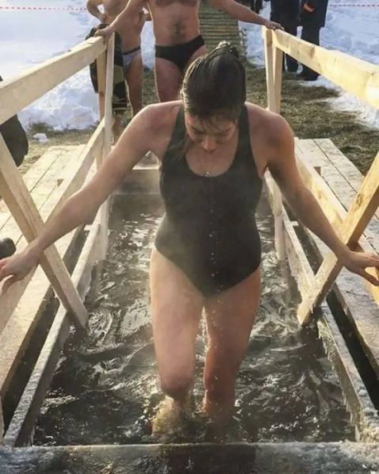 HRABRE DO GOLE KOŽE: Ruskinje skinule sve sa sebe da vidite svu rasko&scaron; njihove odvažnosti