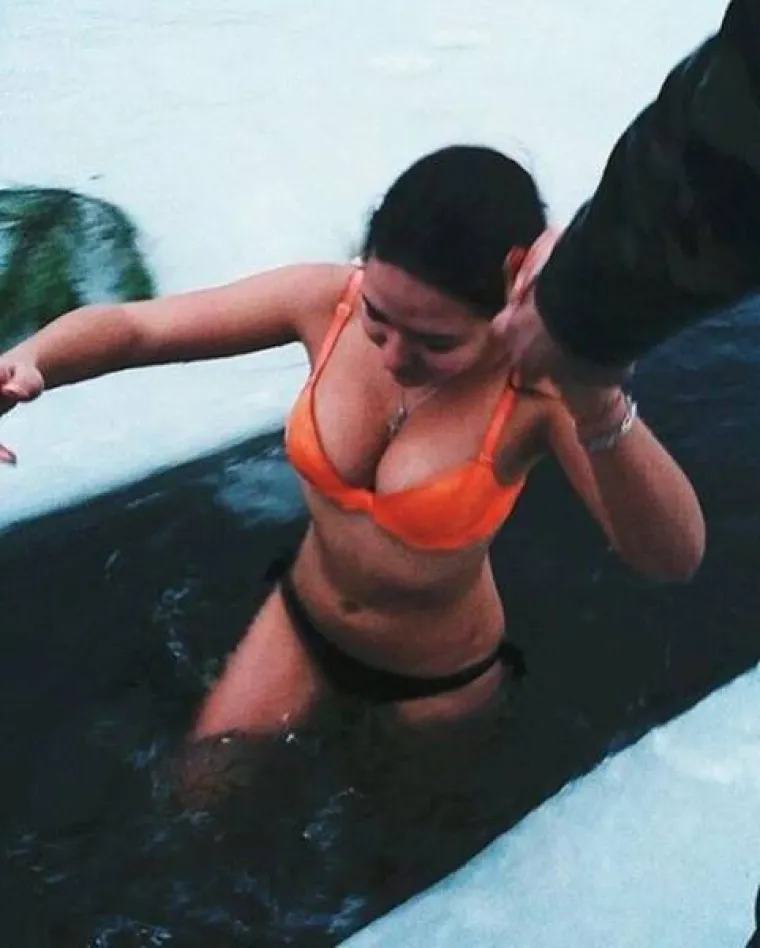 HRABRE DO GOLE KOŽE: Ruskinje skinule sve sa sebe da vidite svu rasko&scaron; njihove odvažnosti