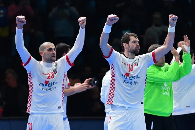 &Scaron;PANJOLCI U OČAJU, HRVATI U EUFORIJI: Pogledajte kako su Kauboji dočekali kraj utakmice