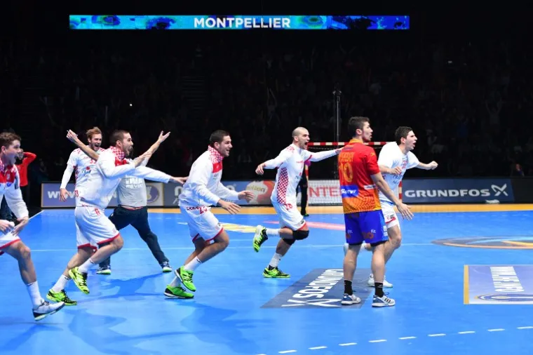 &Scaron;PANJOLCI U OČAJU, HRVATI U EUFORIJI: Pogledajte kako su Kauboji dočekali kraj utakmice