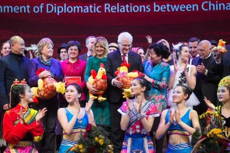 PROSLAVA KINESKE NOVE GODINE U LISINSKOM: Na svečanost do&scaron;la predsjednica, ali i dvojica biv&scaron;ih predsjednika