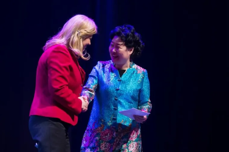 Predsjednica Hrvatske Kolinda Grabar-Kitarović i veleposlanica Kine Deng Ying.