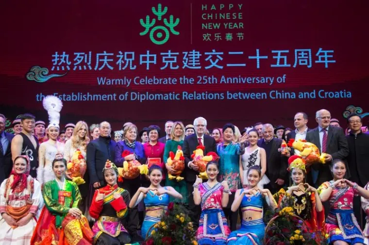 PROSLAVA KINESKE NOVE GODINE U LISINSKOM: Na svečanost do&scaron;la predsjednica, ali i dvojica biv&scaron;ih predsjednika