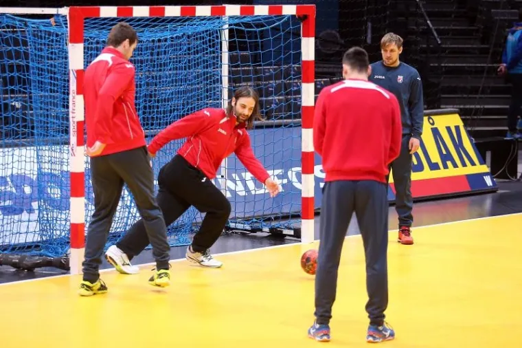 KAUBOJI ODRADILI POSLJEDNJI TRENING: Pogledajte kako se rukometa&scaron;i spremaju za Norve&scaron;ku