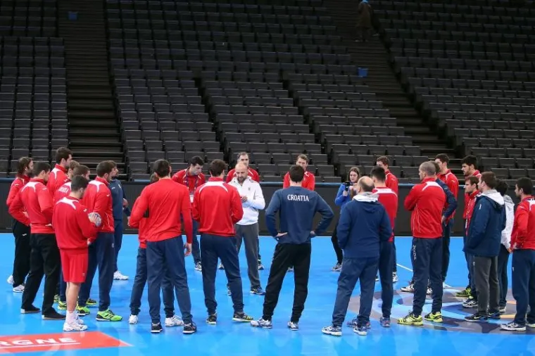 KAUBOJI ODRADILI POSLJEDNJI TRENING: Pogledajte kako se rukometa&scaron;i spremaju za Norve&scaron;ku