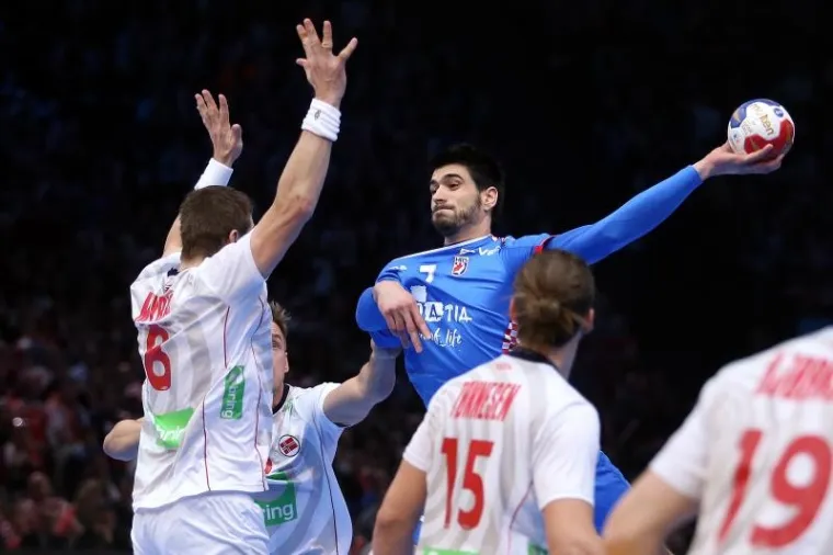 POGLEDAJTE NAJBOLJE DETALJE BORBE ZA FINALE: Hrvatska i Norve&scaron;ka u žestokom duelu