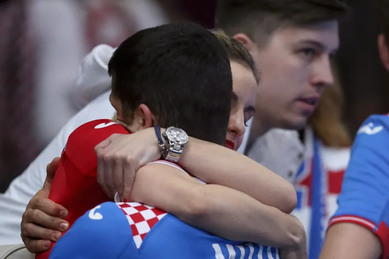 Supruge i djevojke tje&scaron;ile hrvatske rukometa&scaron;e nakon poraza s Norve&scaron;kom