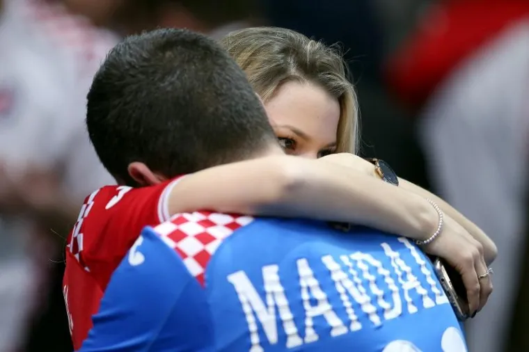 Tuga na licima igrača, izbornika, supruga, djevojaka i djece najbolje opisuje razočaranje koje je vladalo u petak navečer u taboru kauboja nakon utakmice u Bercy Areni.