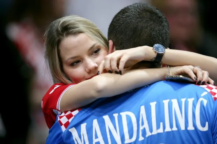 I DJECA SU PLAKALA: Ove fotografije najbolje dočaravaju tugu rukometa&scaron;a nakon poraza od Norve&scaron;ke