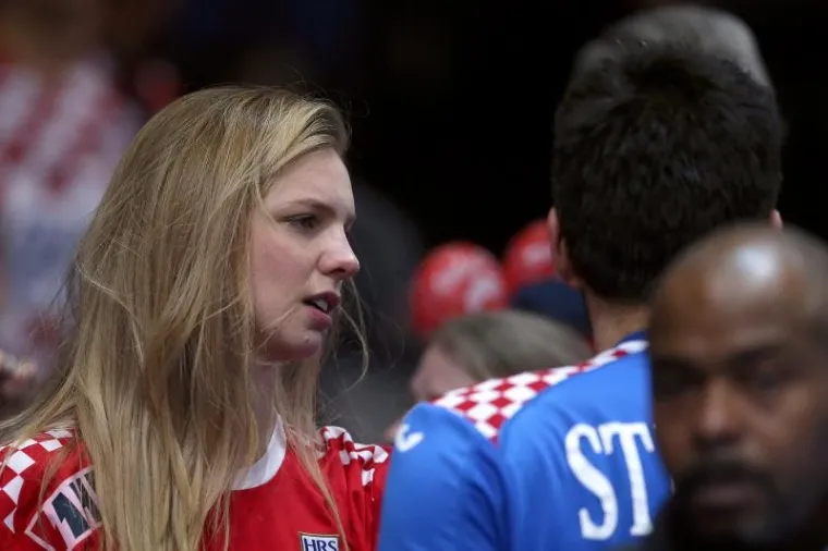 I DJECA SU PLAKALA: Ove fotografije najbolje dočaravaju tugu rukometa&scaron;a nakon poraza od Norve&scaron;ke