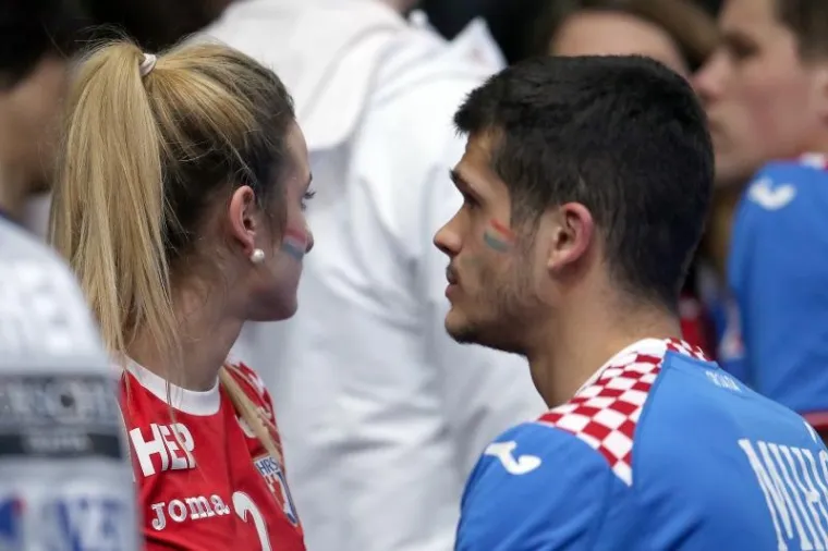 I DJECA SU PLAKALA: Ove fotografije najbolje dočaravaju tugu rukometa&scaron;a nakon poraza od Norve&scaron;ke