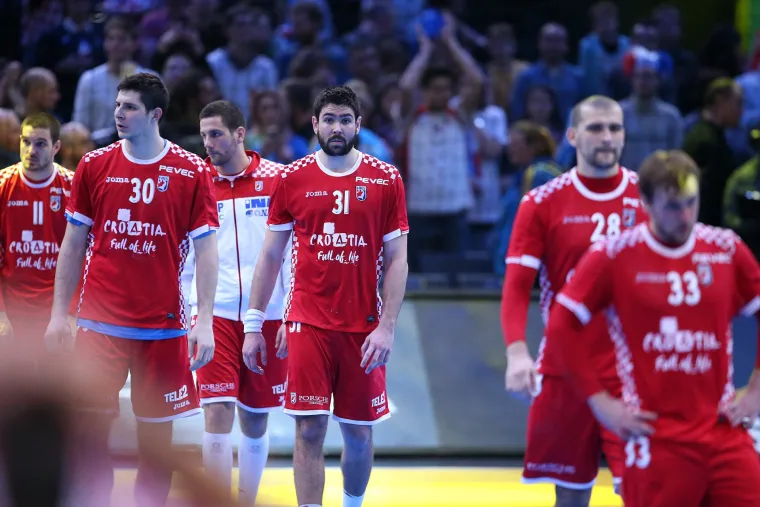 Od plus osam do poraza: pogledajte deset fotografija koje najbolje opisuju &scaron;okantnu zavr&scaron;nicu utakmice