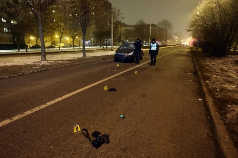 TE&Scaron;KA PROMETNA NESREĆA U ZAGREBU: Na dvojicu policajaca naletio automobil