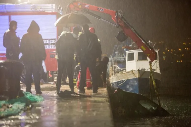 TRAGEDIJA U RIJEČKOJ LUCI: Sletio automobilom u more i utopio se